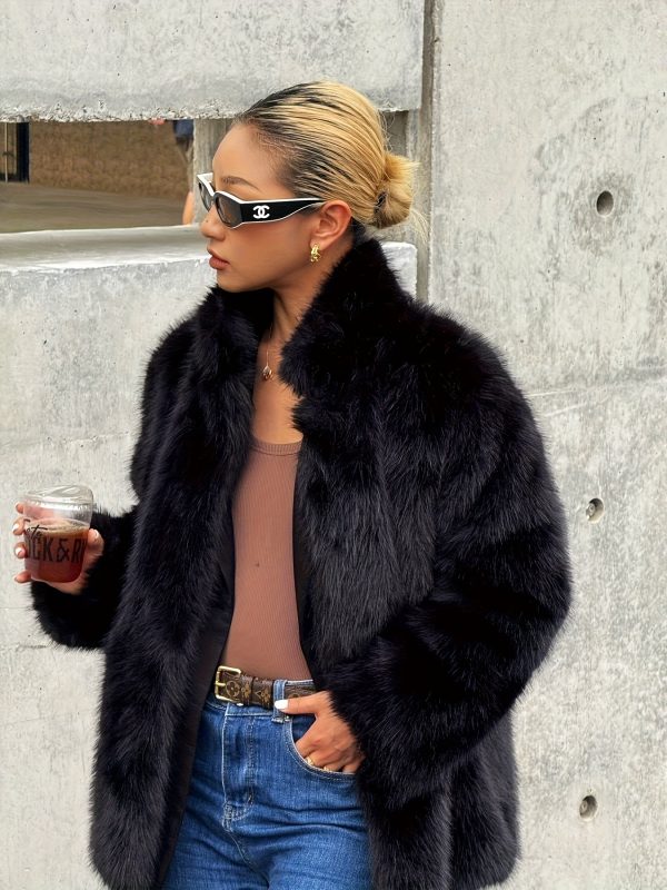 elegant women's autumn and winter new style black fox fur coat, and warm thick fur mid length outerwear, fashionable holiday outfit.