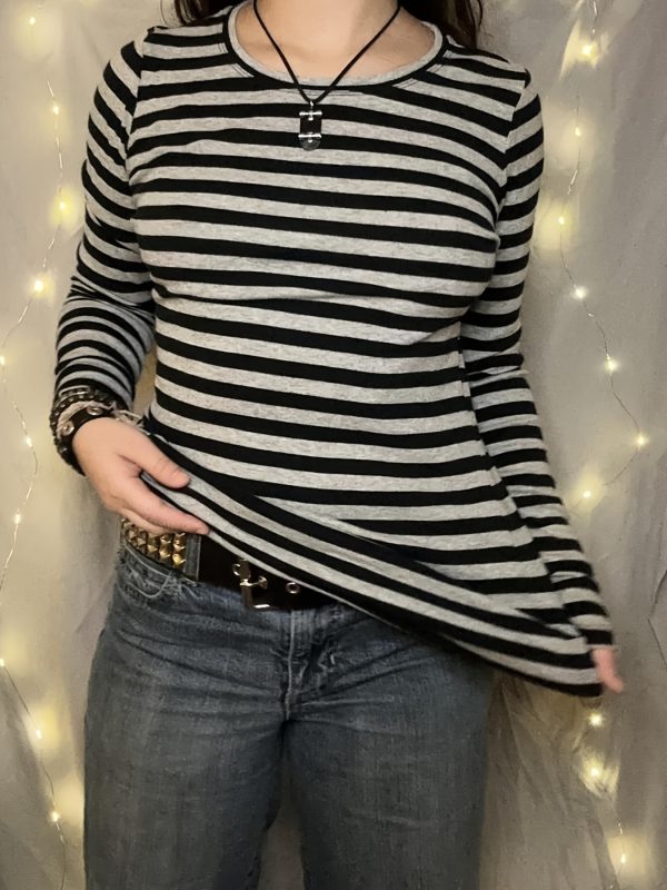super popular versatile round neck striped slimming short style long sleeved top, new fashionable versatile base shirt for women